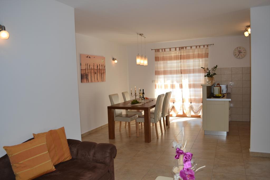 Holiday Home Mate Tinjan Room photo