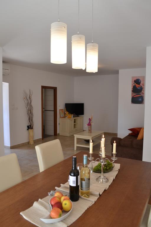 Holiday Home Mate Tinjan Room photo